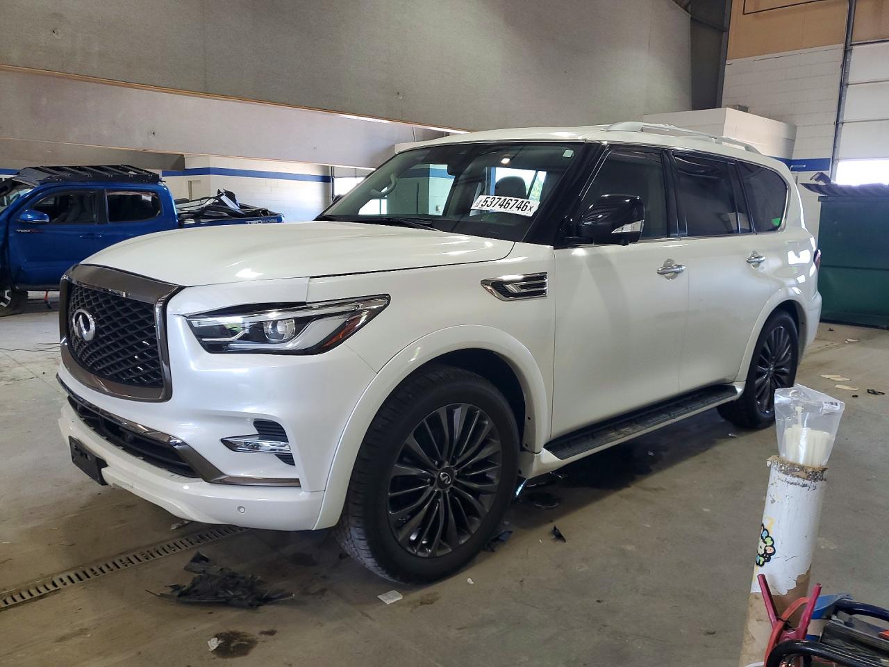 Salvage INFINITI Qx Image