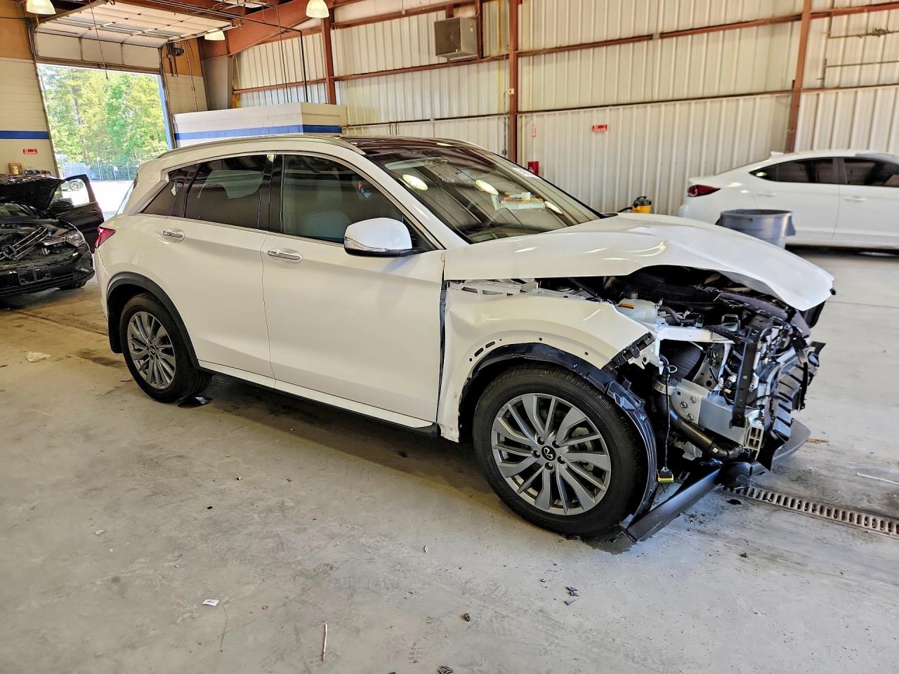 INFINITI Qx Luxe