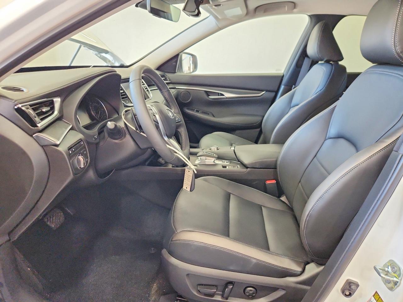 INFINITI Qx Luxe