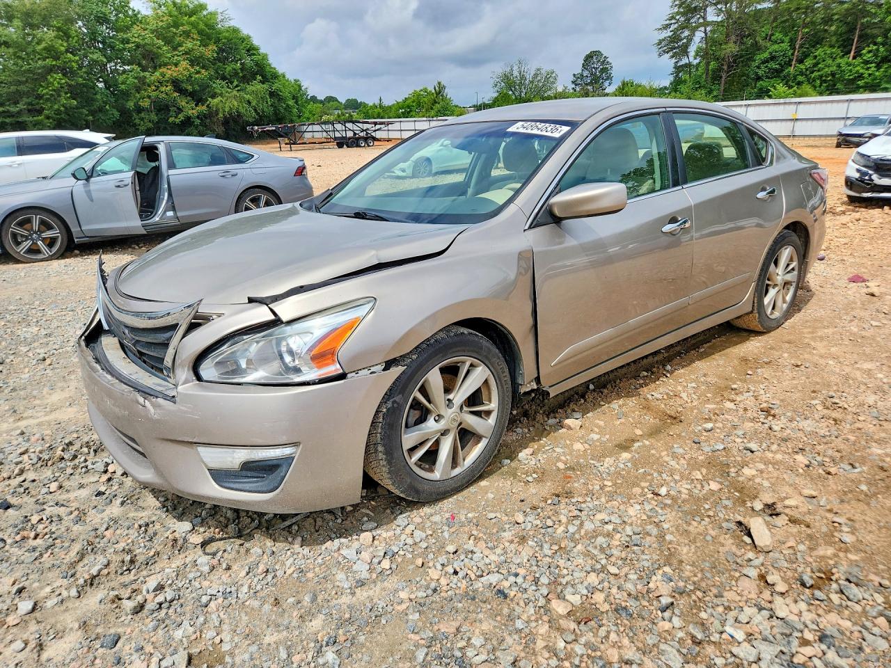 Salvage Nissan Altima Image