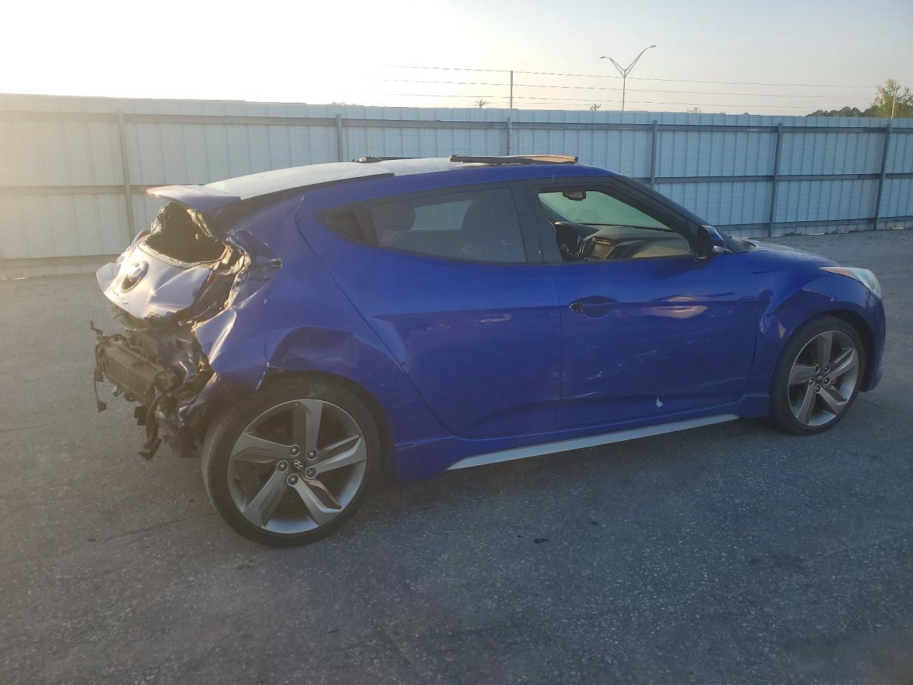 Hyundai VELOSTER Turbo