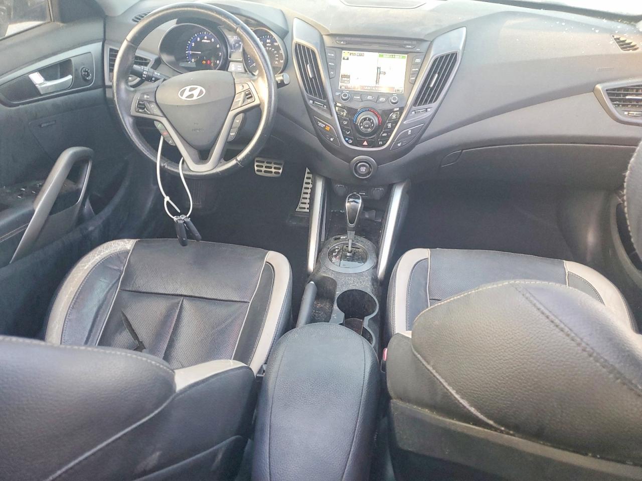 Hyundai VELOSTER Turbo