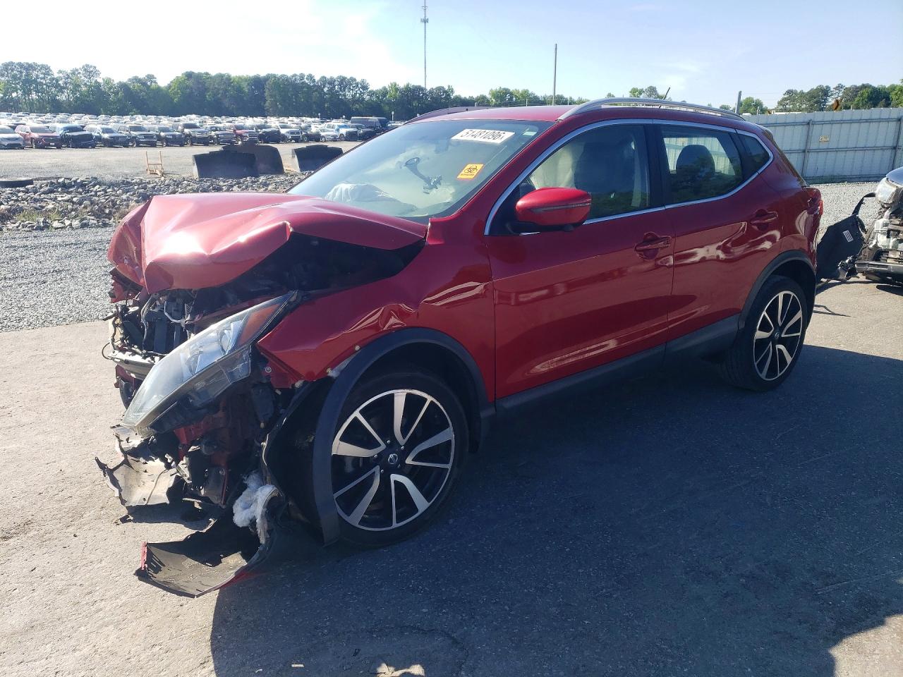 Salvage Nissan Rogue Image