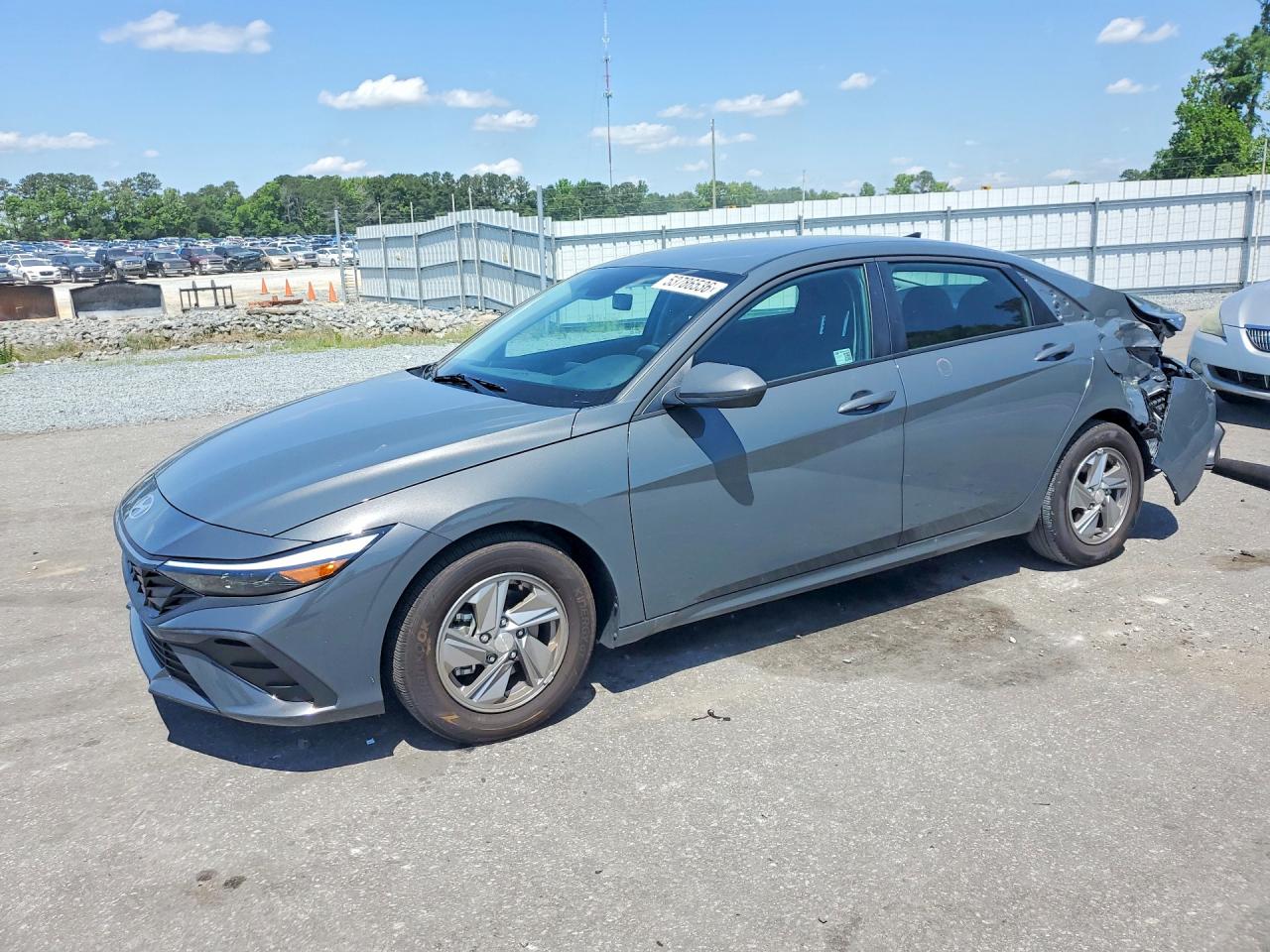 Salvage Hyundai ELANTRA Image