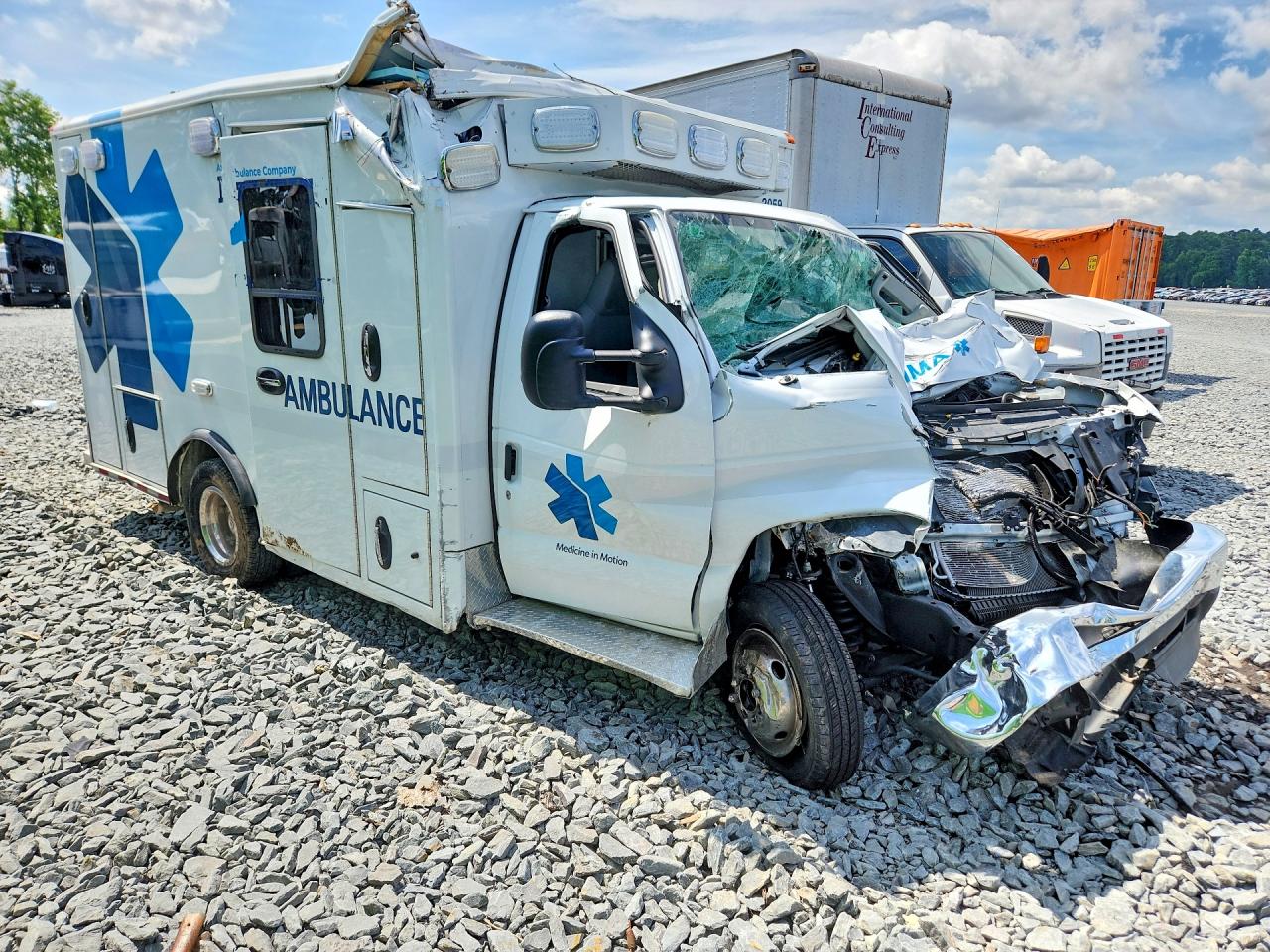 Ford Econoline E350 Super Duty Cutaway Van