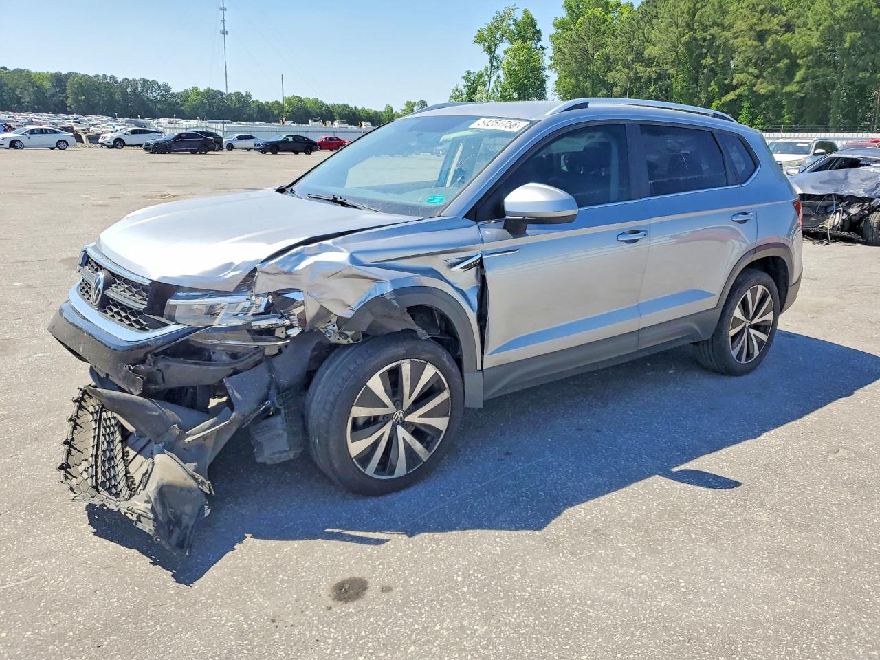 Salvage Volkswagen Taos Image