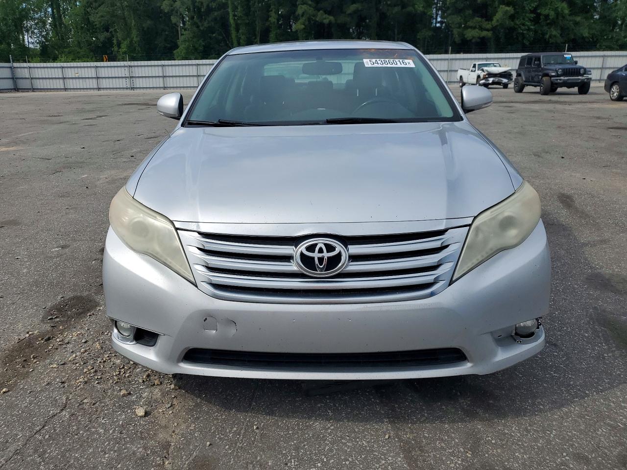 Toyota Avalon Base