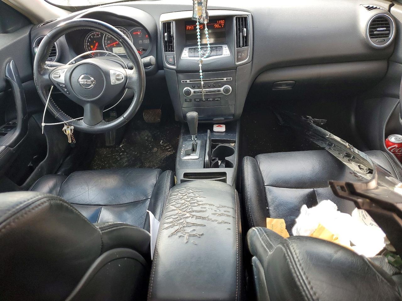 Nissan Maxima