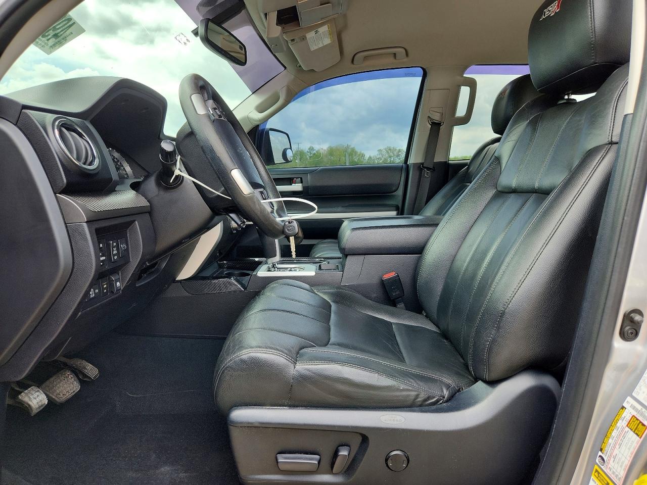 Toyota Tundra Crewmax Sr5