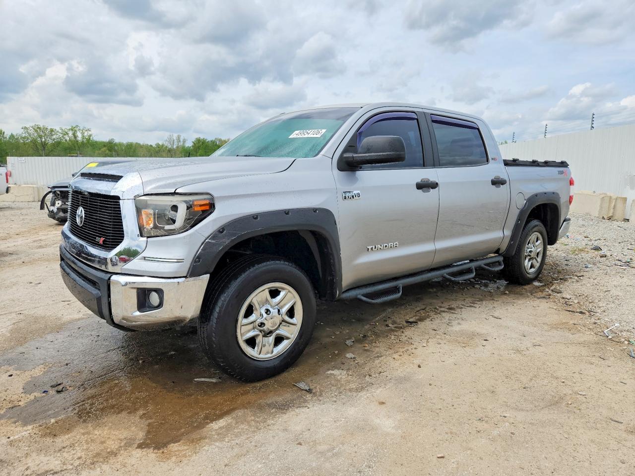 Salvage Toyota Tundra Image