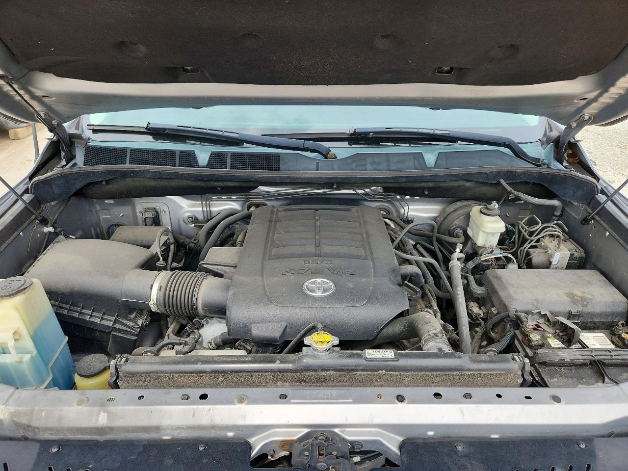 Toyota Tundra Crewmax Sr5