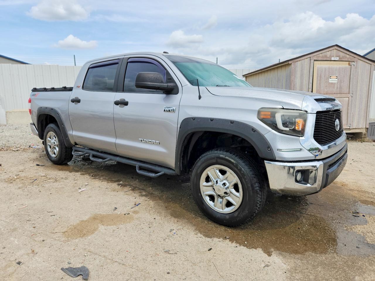 Toyota Tundra Crewmax Sr5
