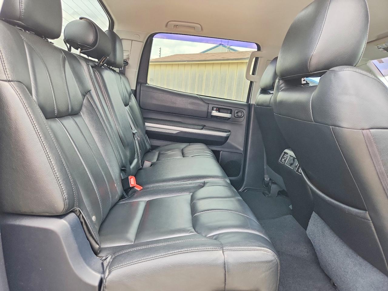 Toyota Tundra Crewmax Sr5