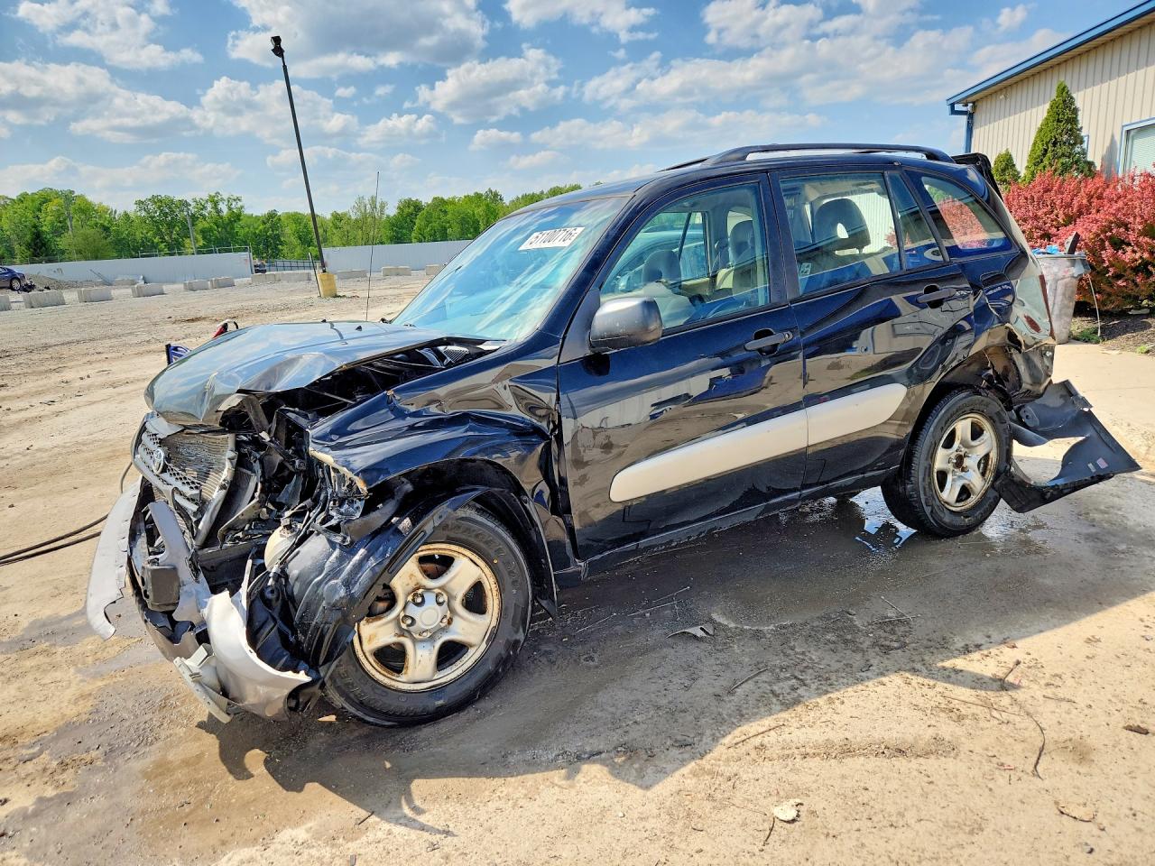 Salvage Toyota RAV4 Image