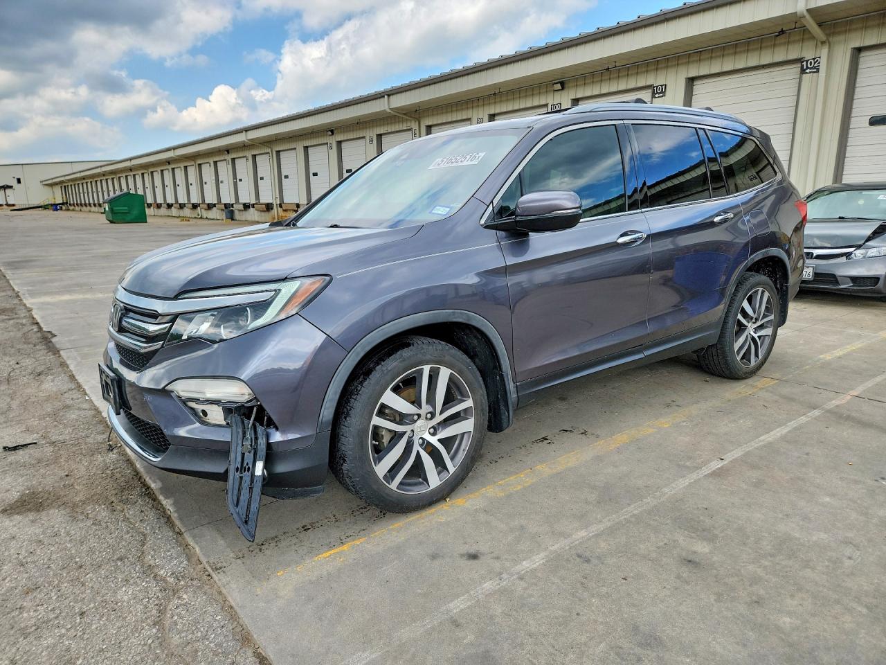 Salvage Honda Pilot Image