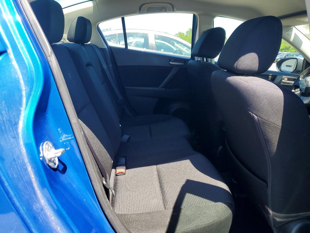 Mazda 3 I