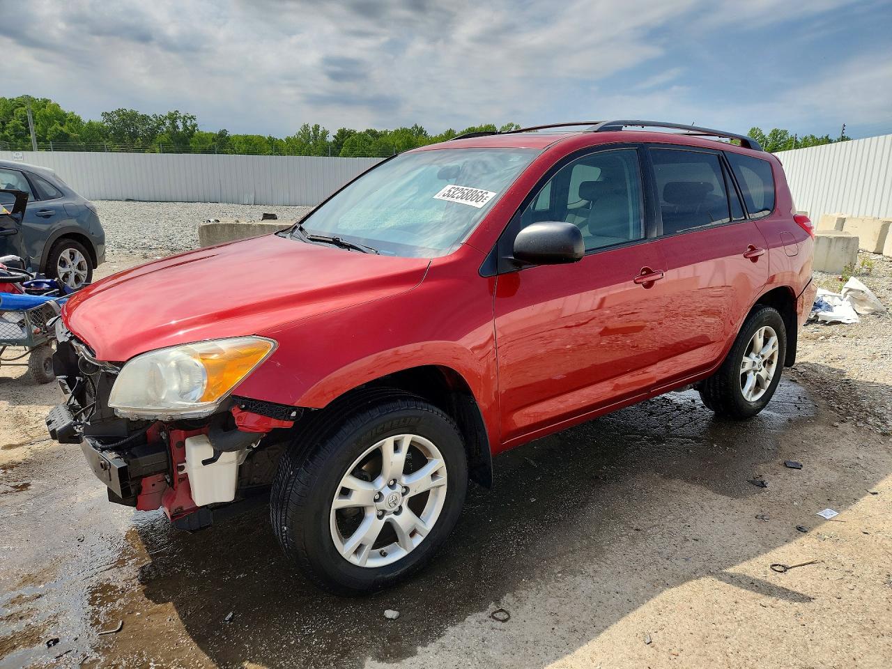 Salvage Toyota RAV4 Image