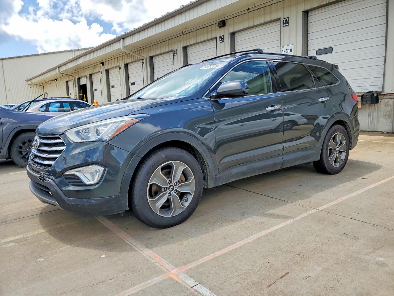 Salvage Hyundai SANTA FE Image