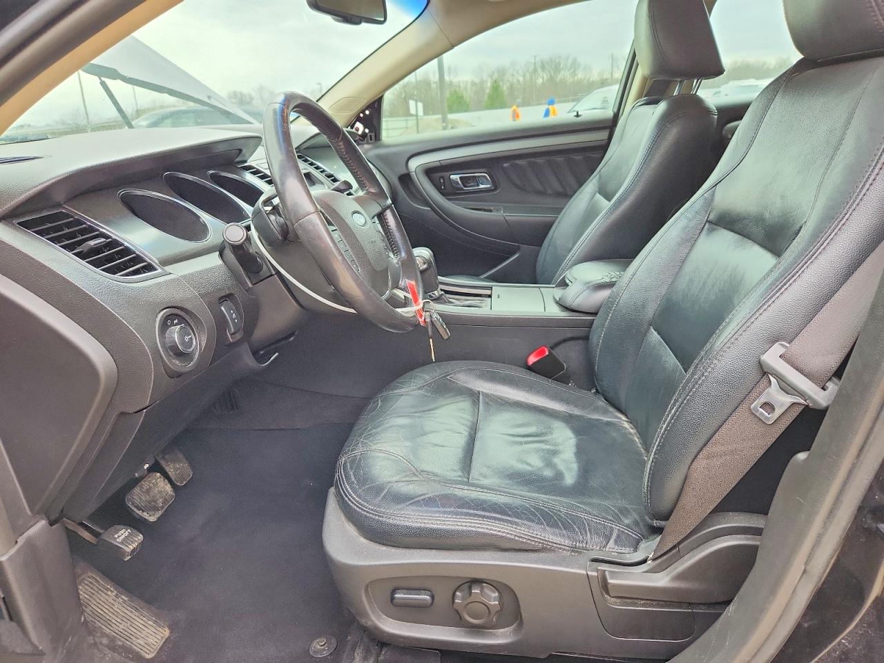 Ford Taurus Sel