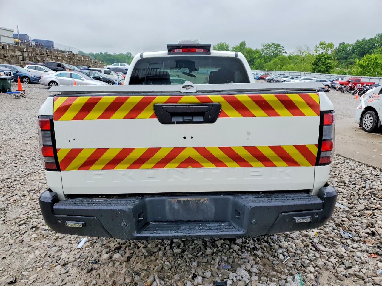 Nissan Frontier S