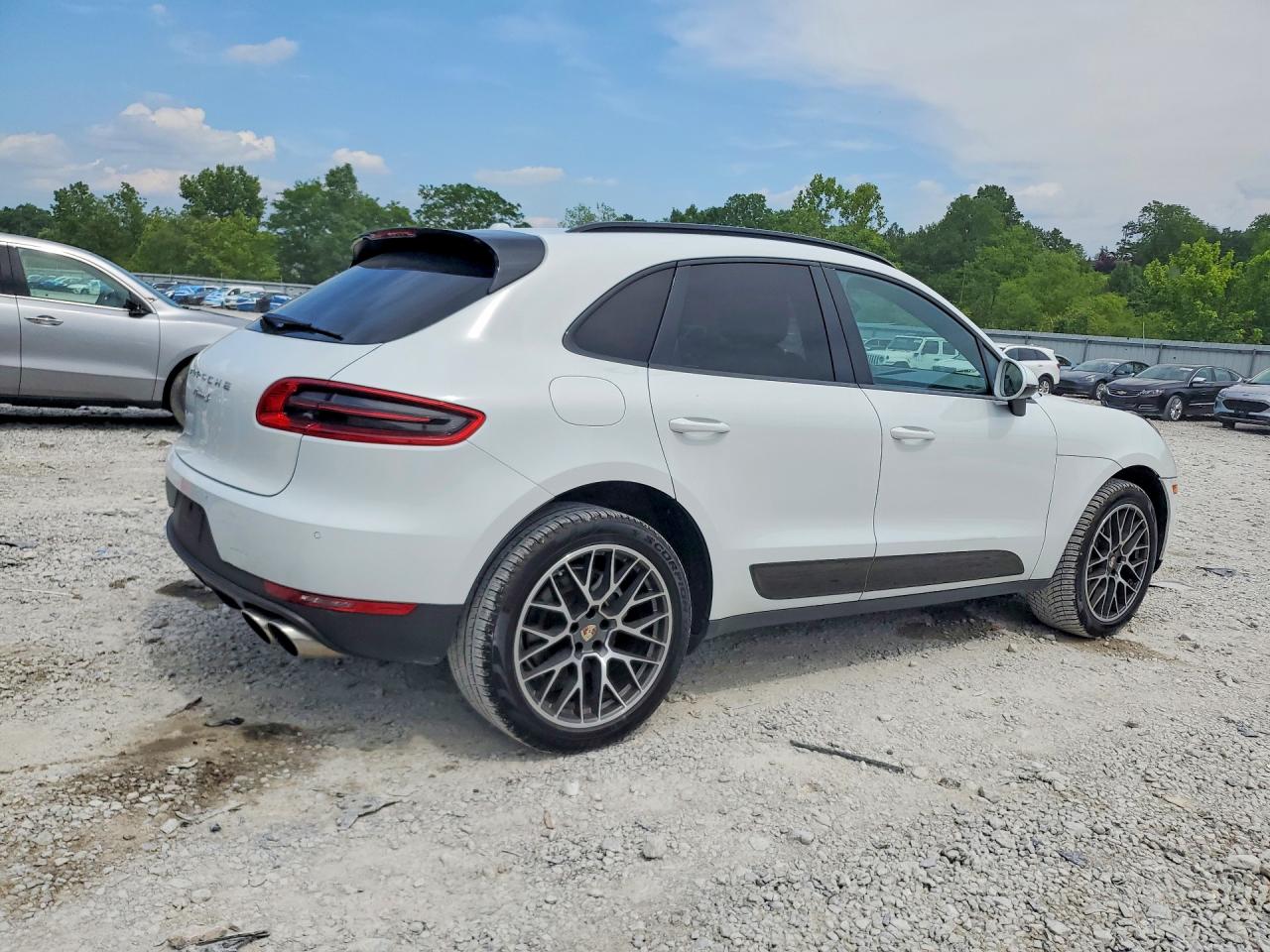 Porsche Macan S