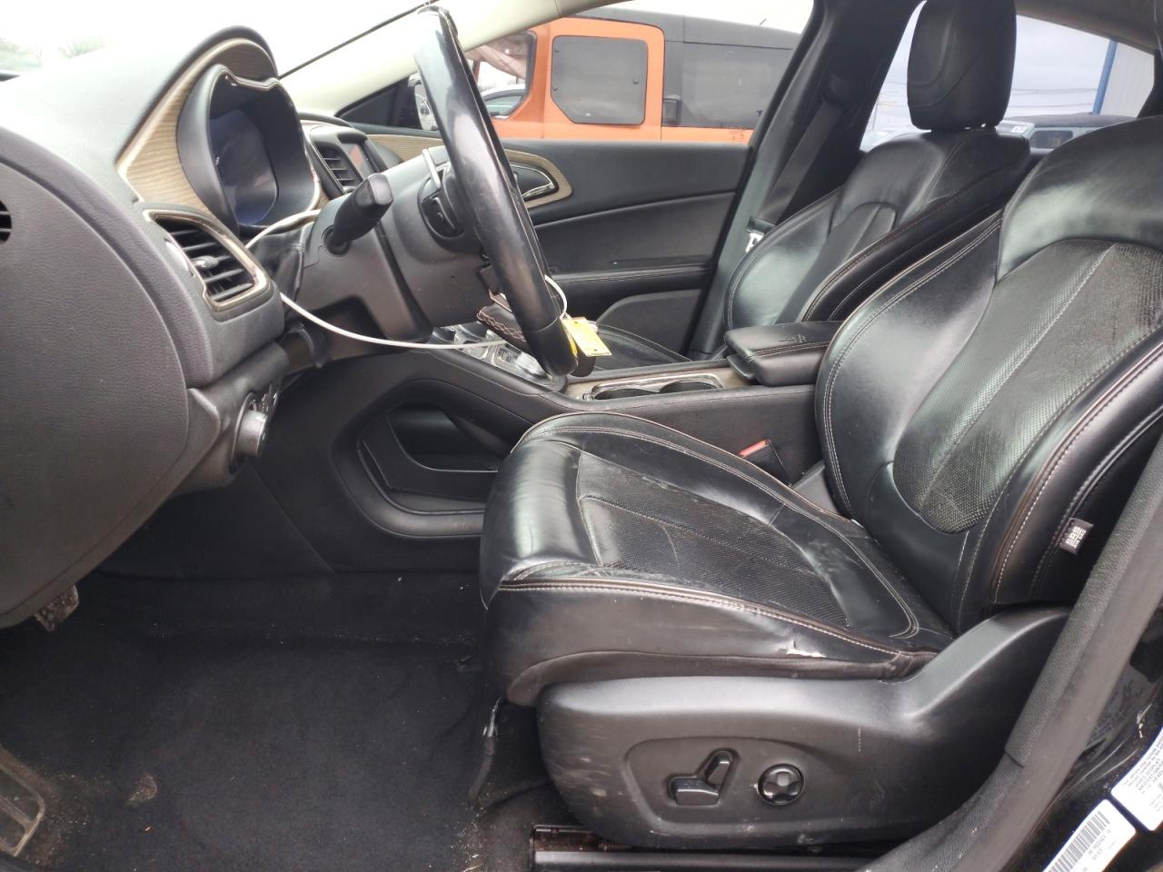 Chrysler 200 C
