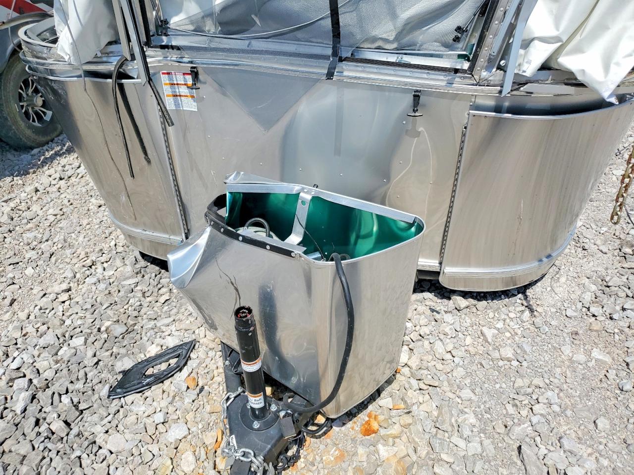 Airstream Caravel