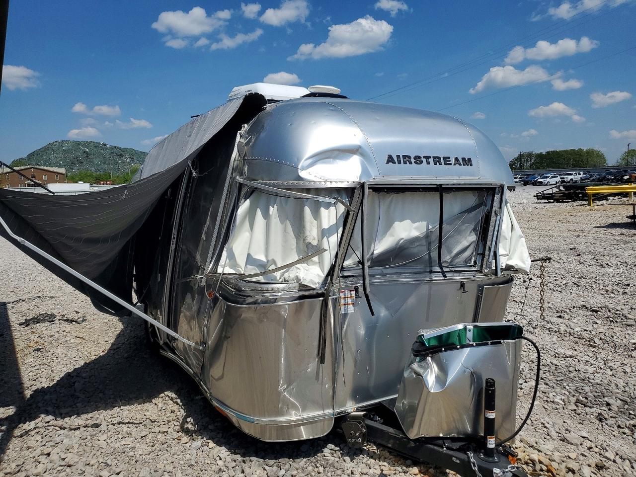 Airstream Caravel