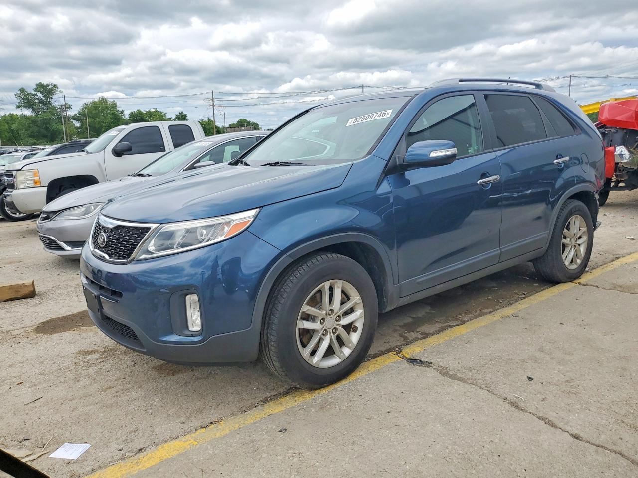 Salvage Kia Sorento Image