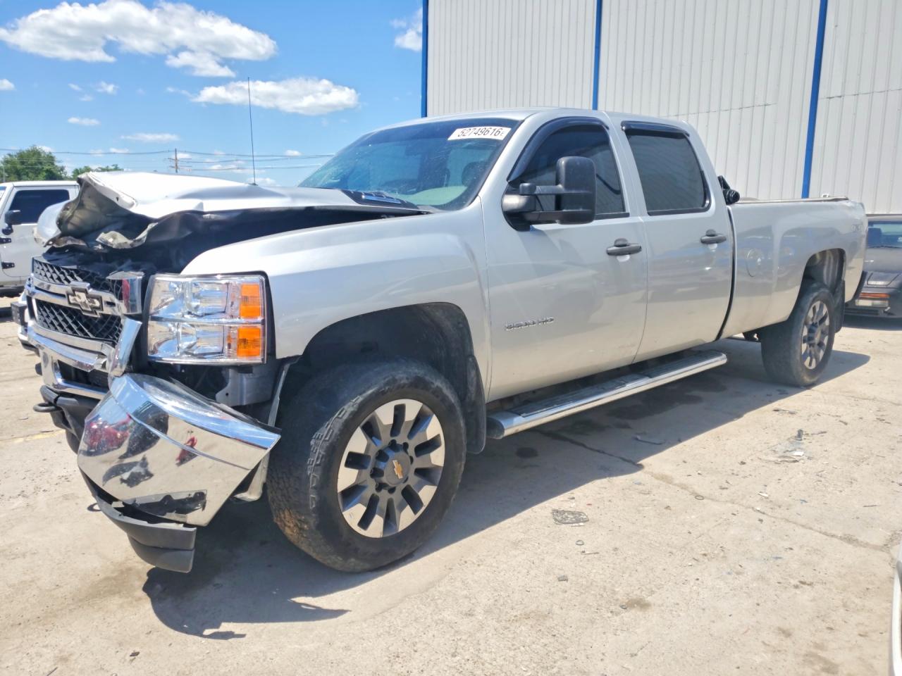 Salvage Chevrolet Silverado Image