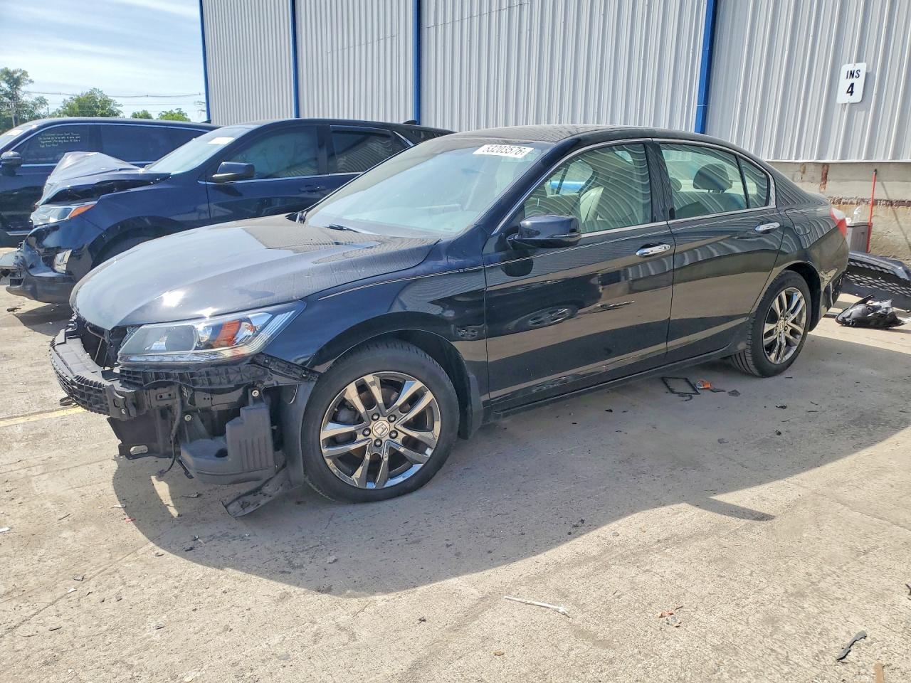 Salvage Honda Accord Image