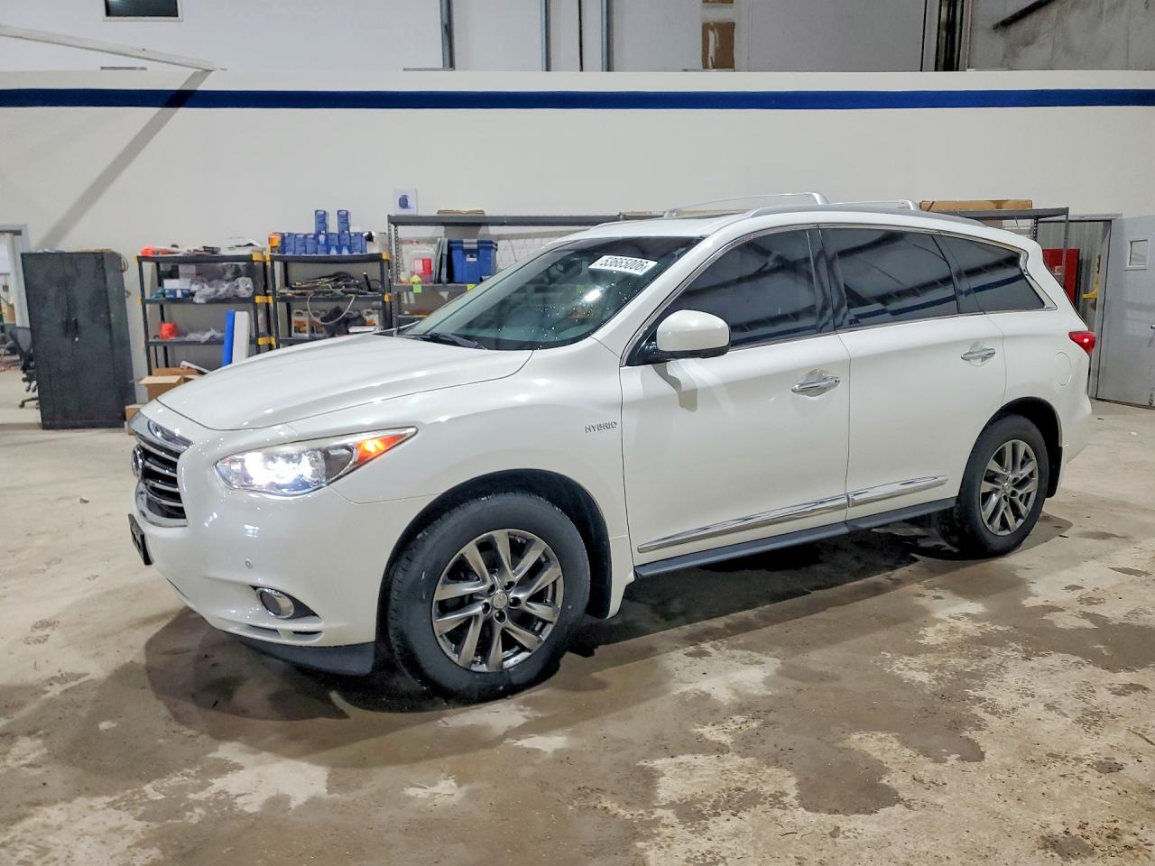 Salvage INFINITI Qx Image