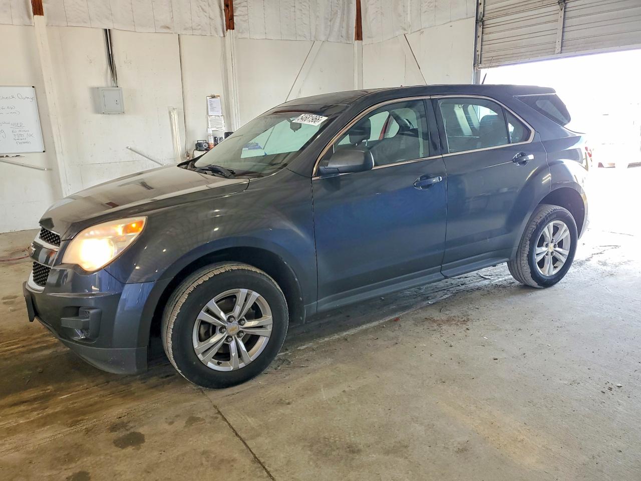 Salvage Chevrolet Equinox Image