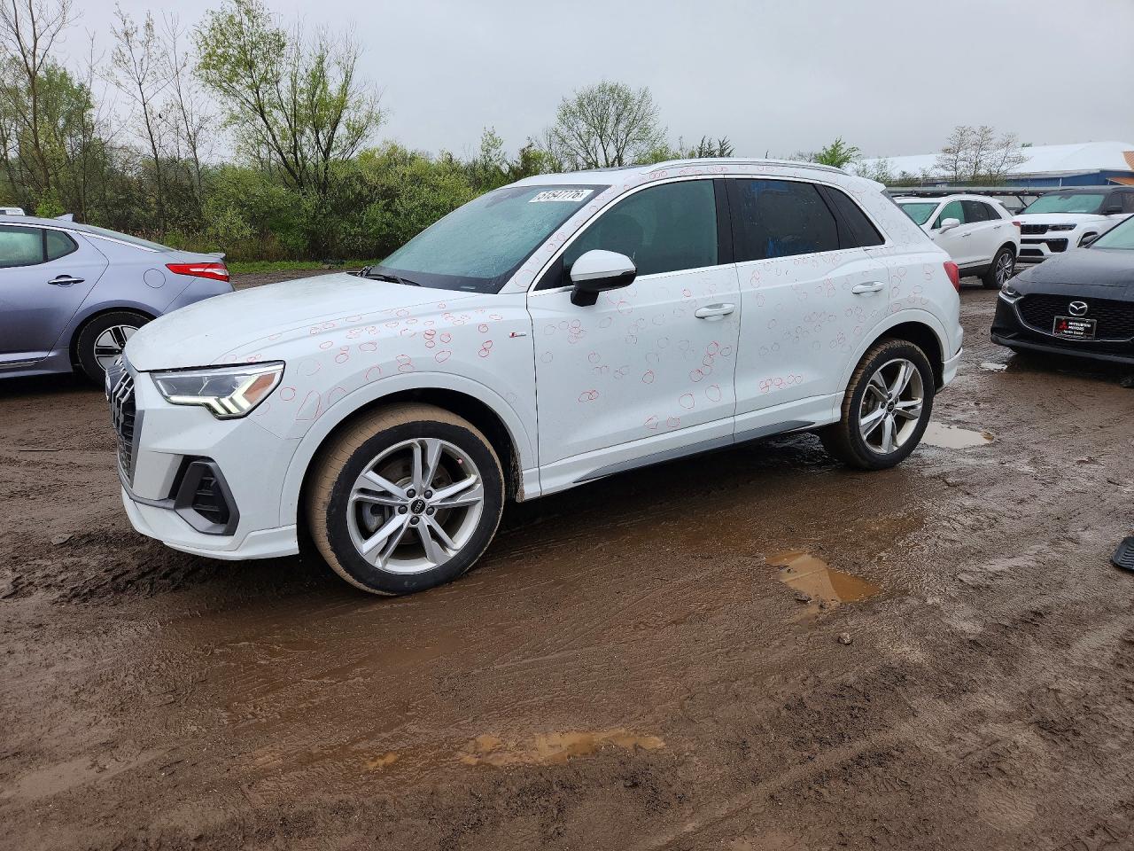 Salvage Audi Q3 Image
