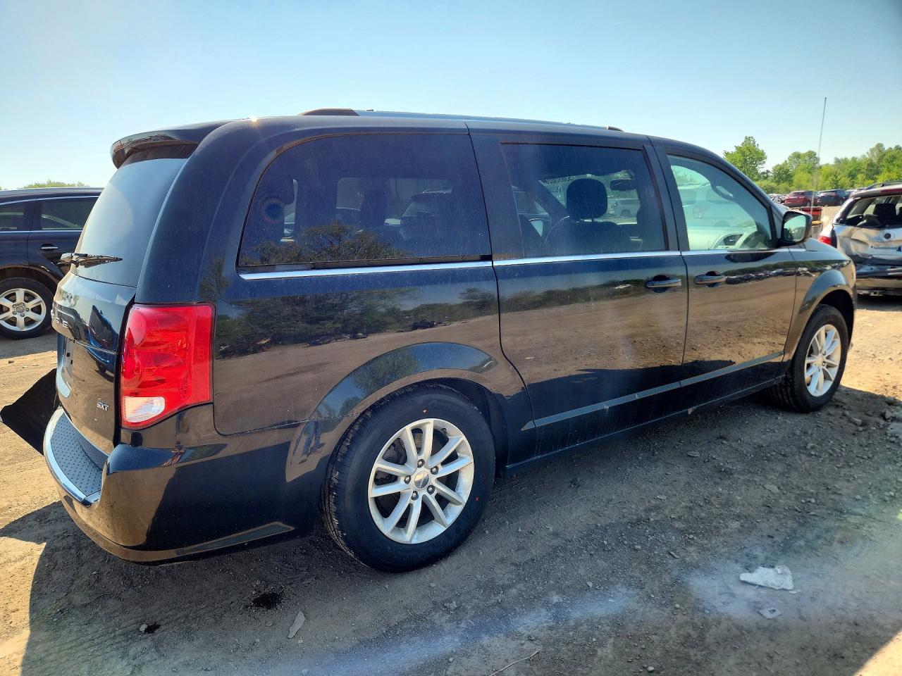 Dodge Caravan Sxt