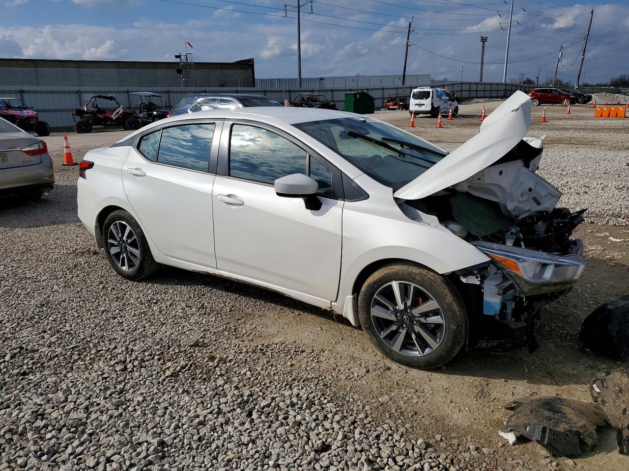 Nissan Versa Sv