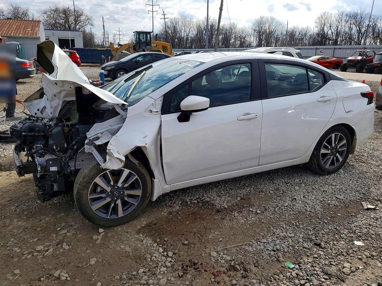 Salvage Nissan Versa Image