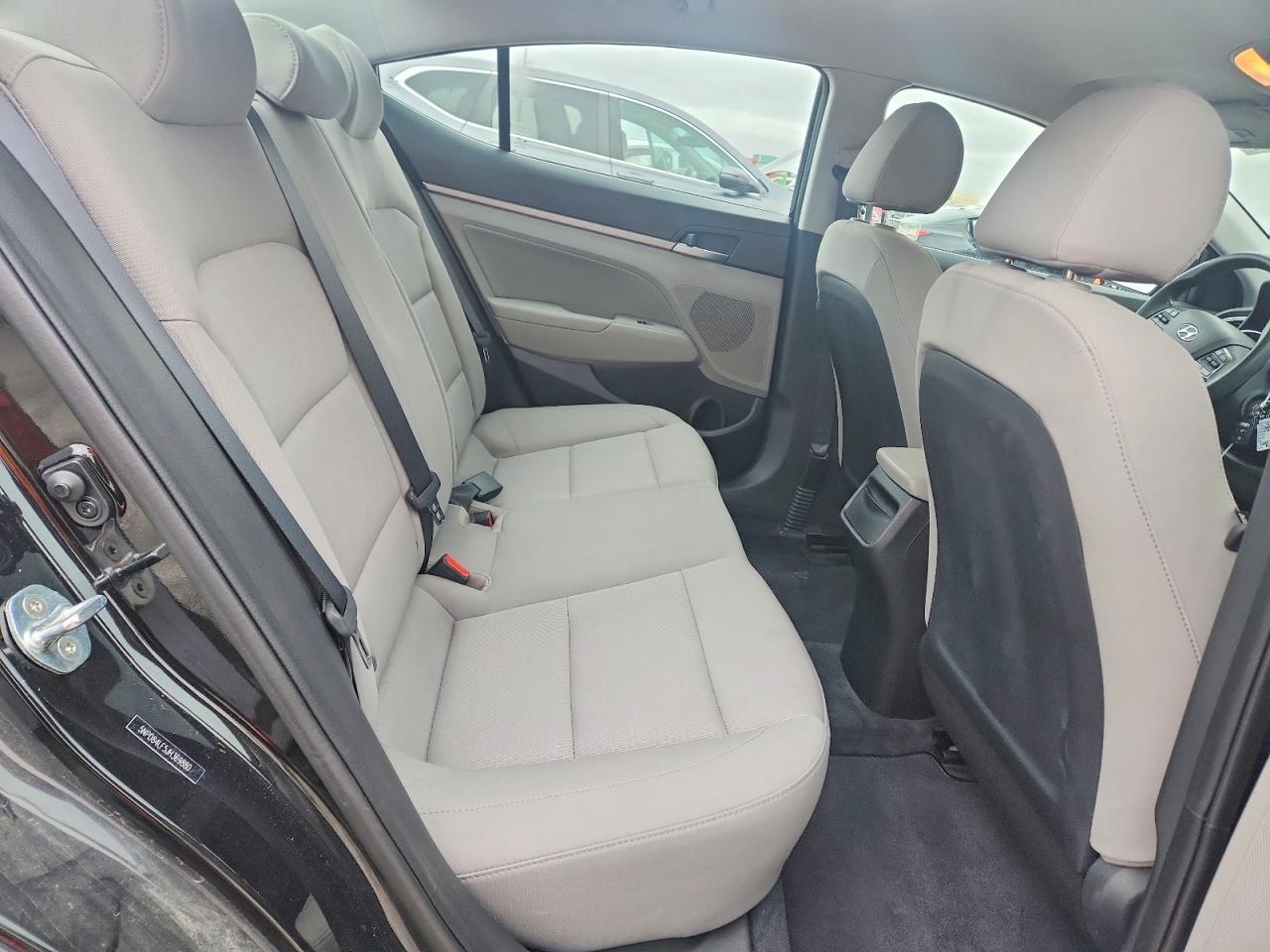 Hyundai ELANTRA Sel