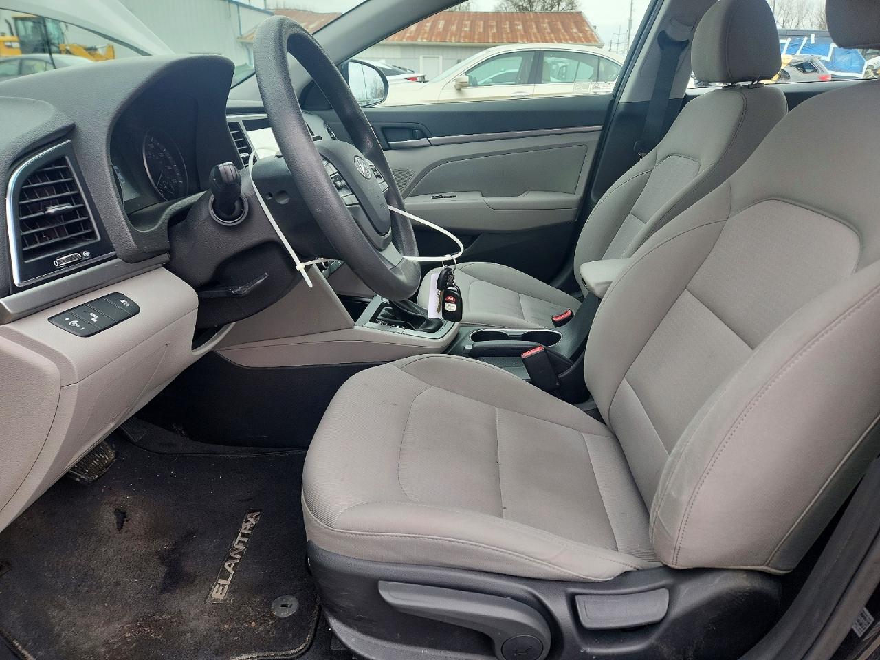 Hyundai ELANTRA Sel