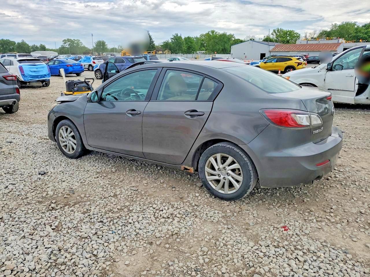 Mazda 3 I