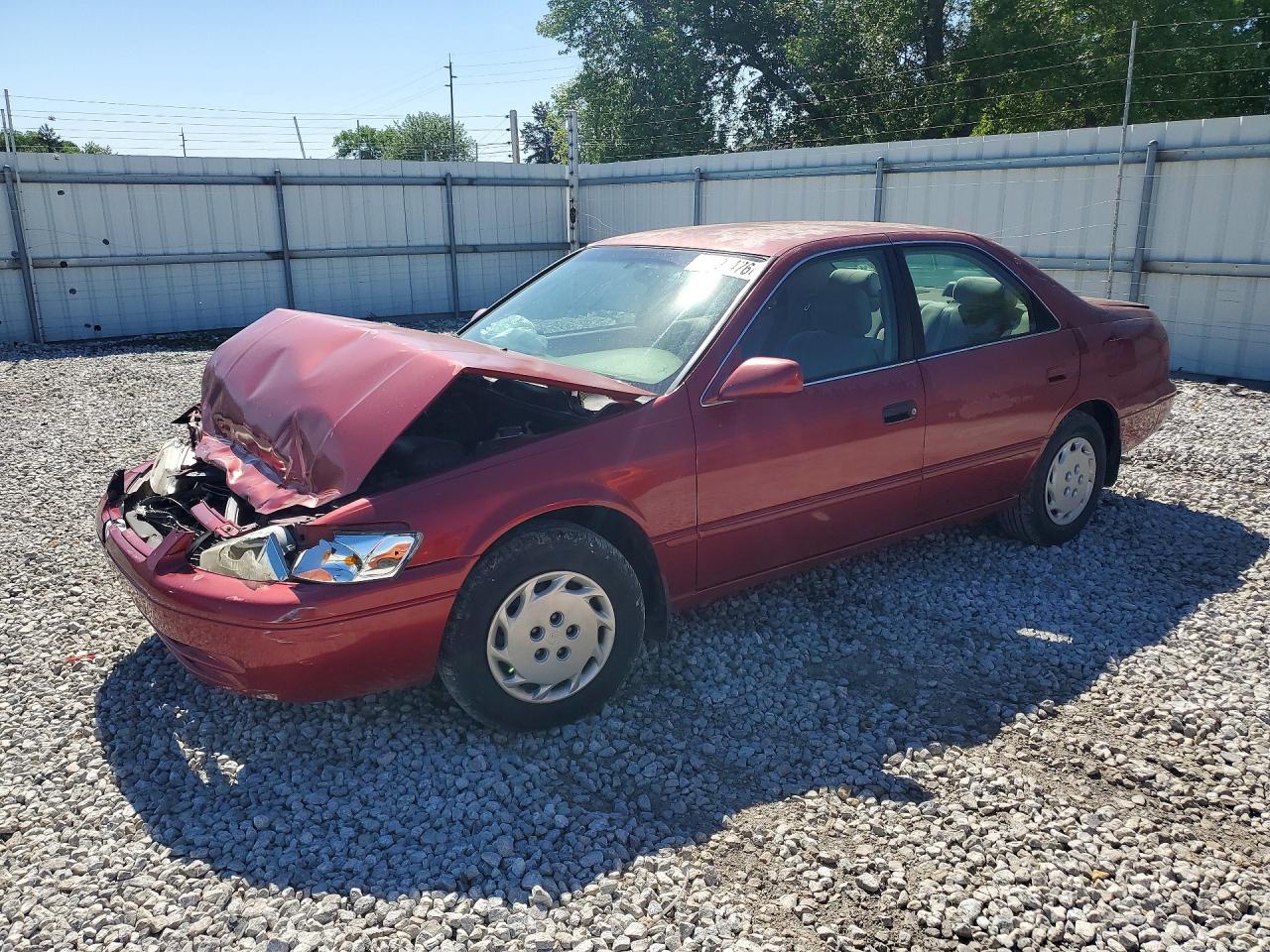 Salvage Toyota Camry Image