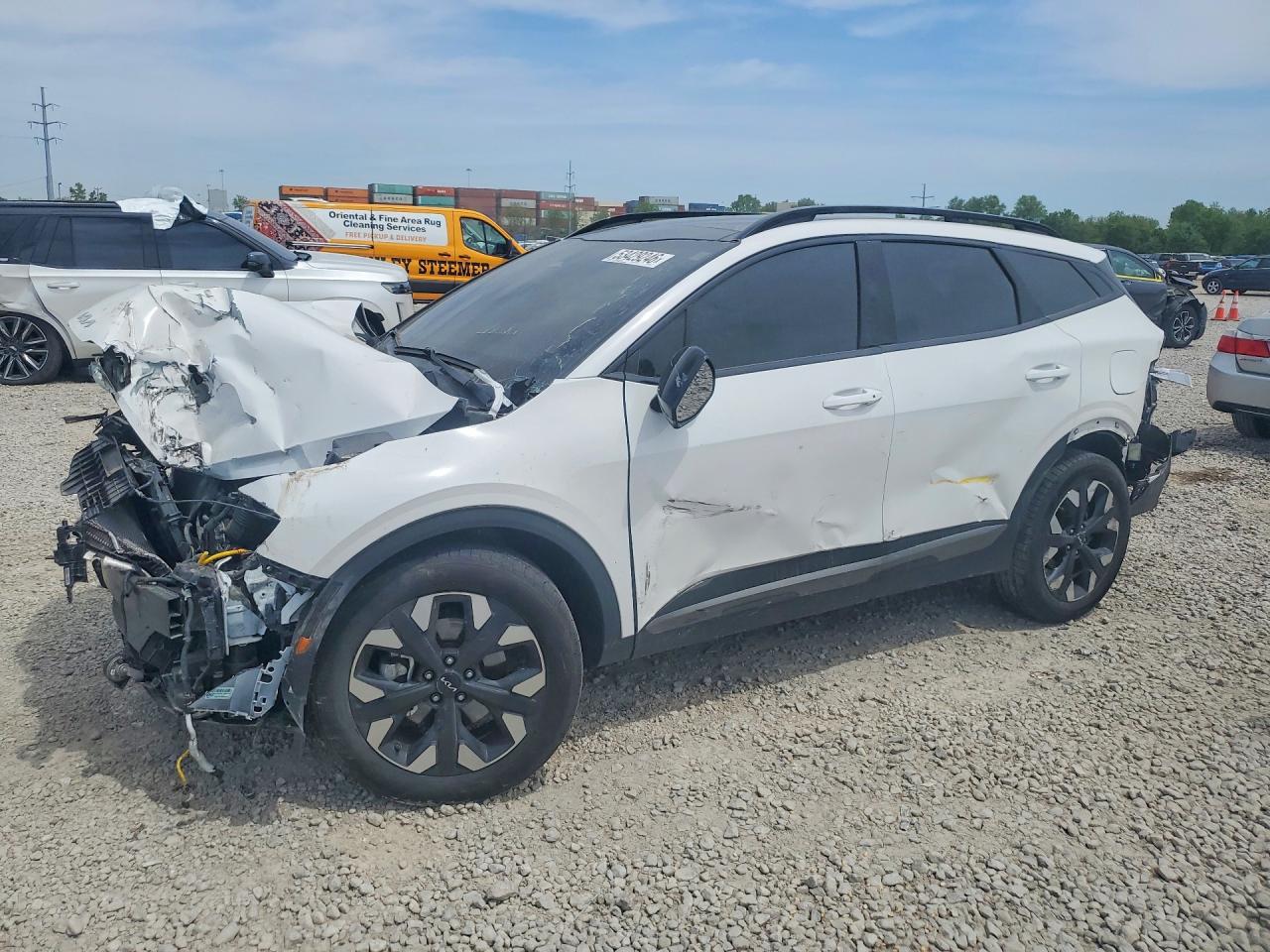 Salvage Kia Sportage Image