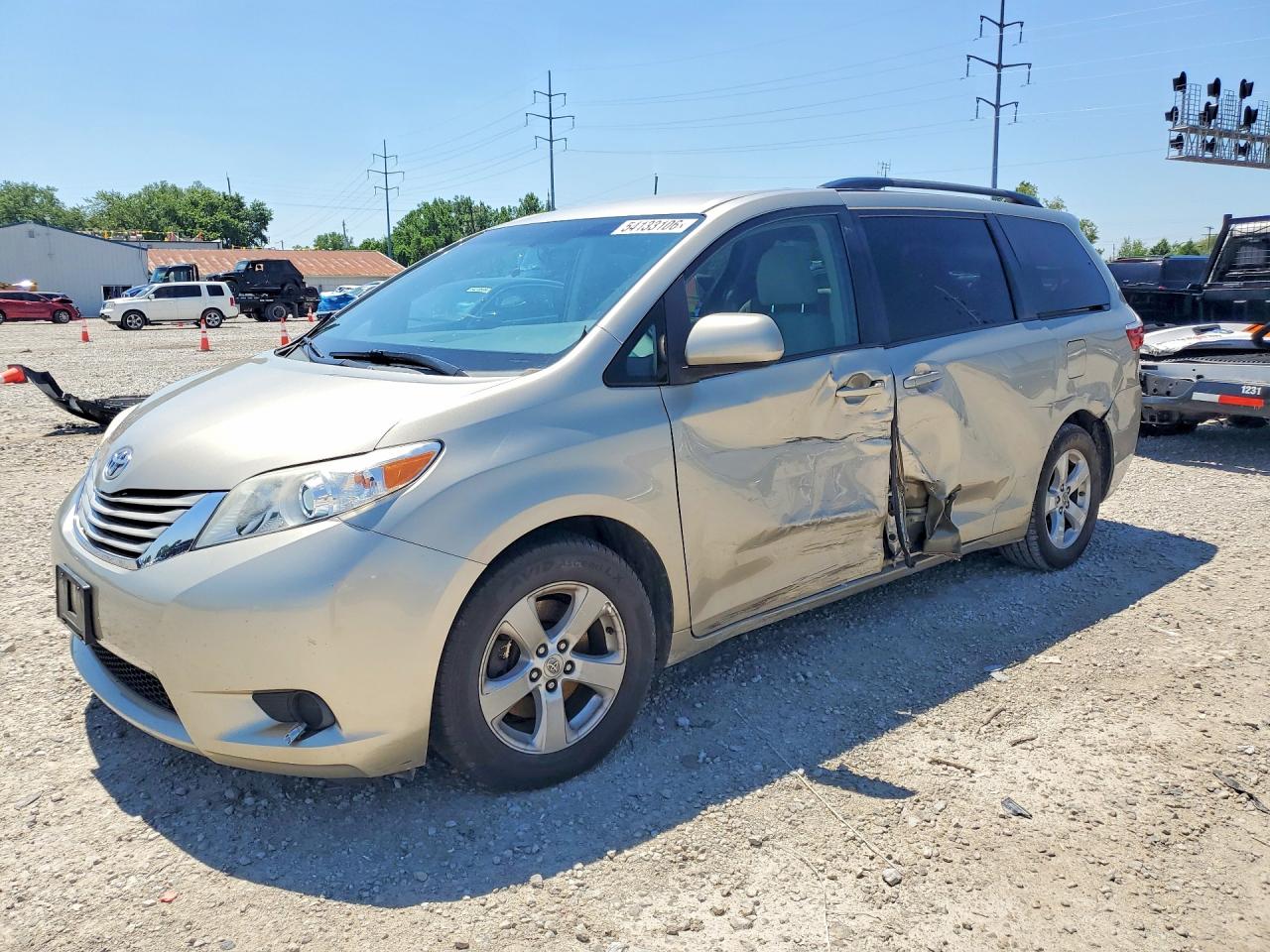 Salvage Toyota Sienna Image
