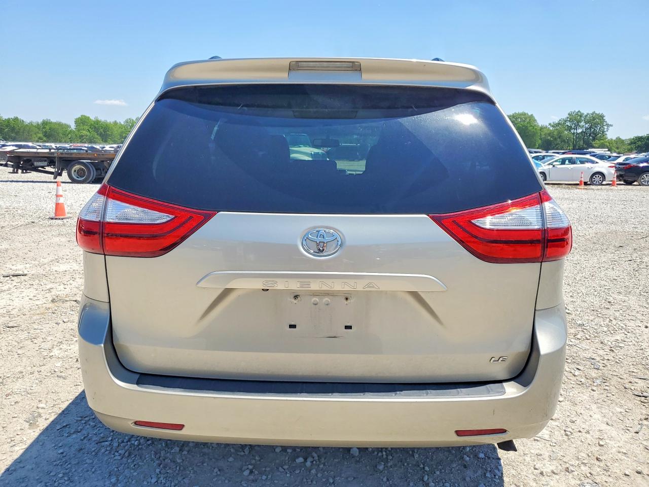 Toyota Sienna Le