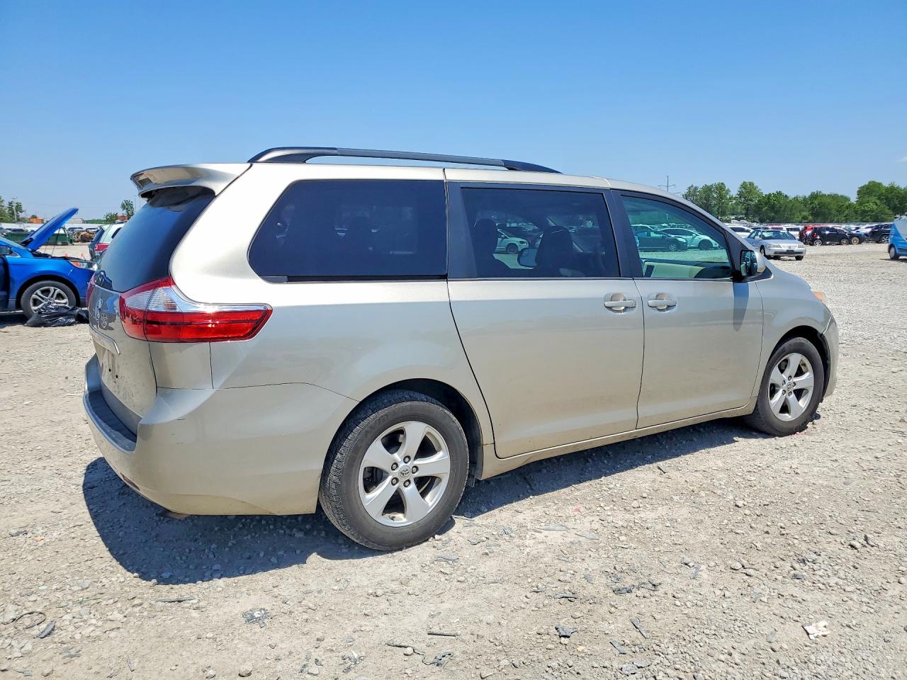 Toyota Sienna Le