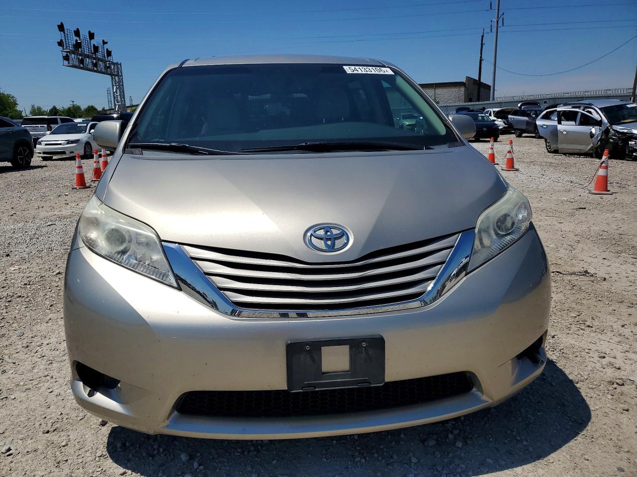 Toyota Sienna Le