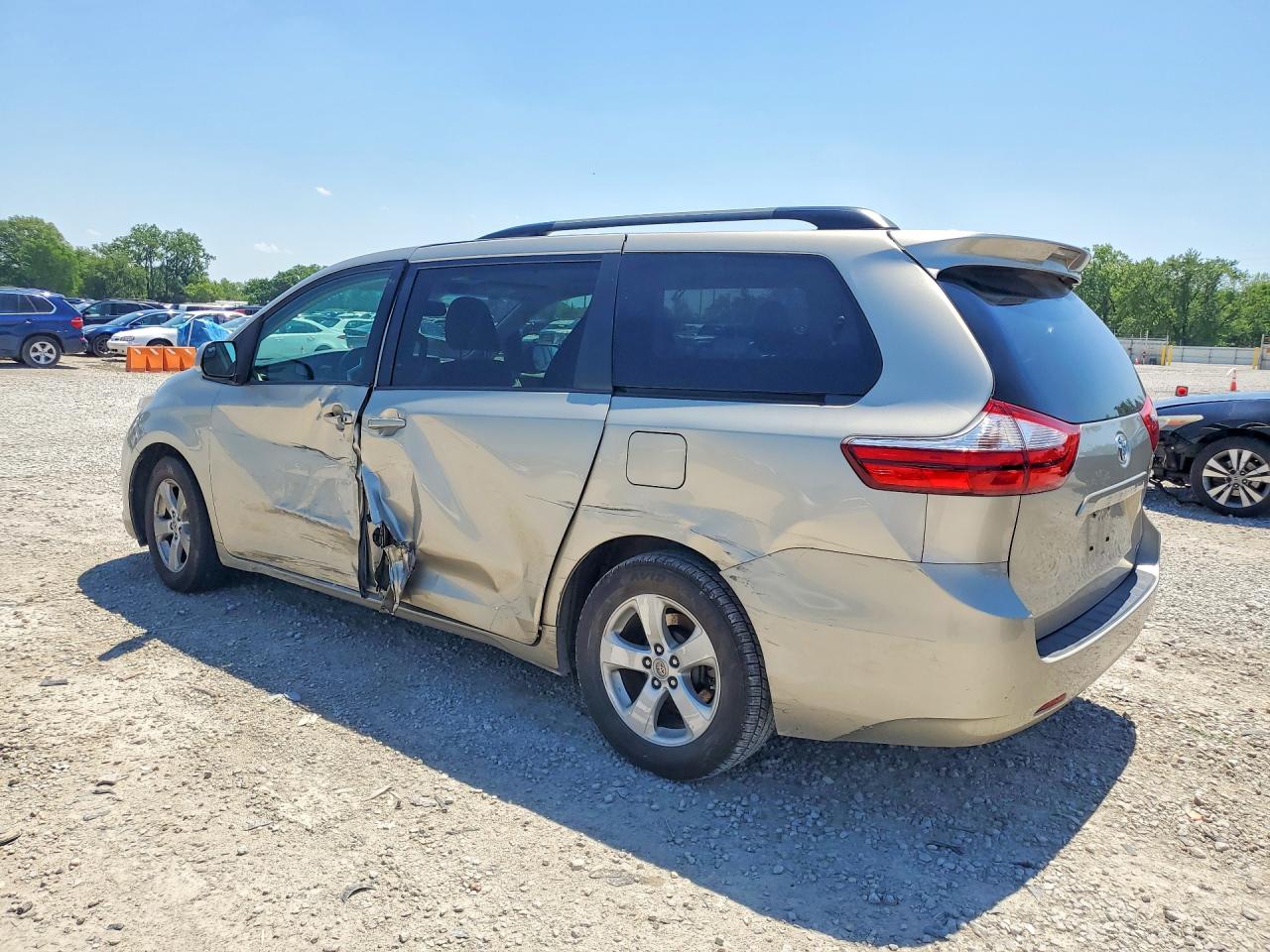 Toyota Sienna Le