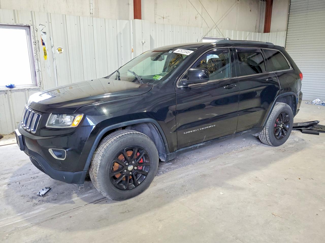 Salvage Jeep Cherokee Image