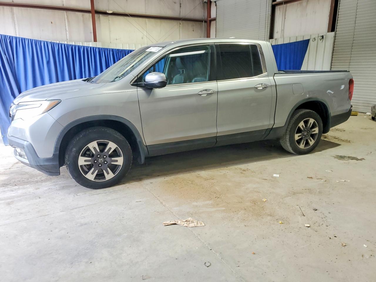 Salvage Honda Ridgeline Image