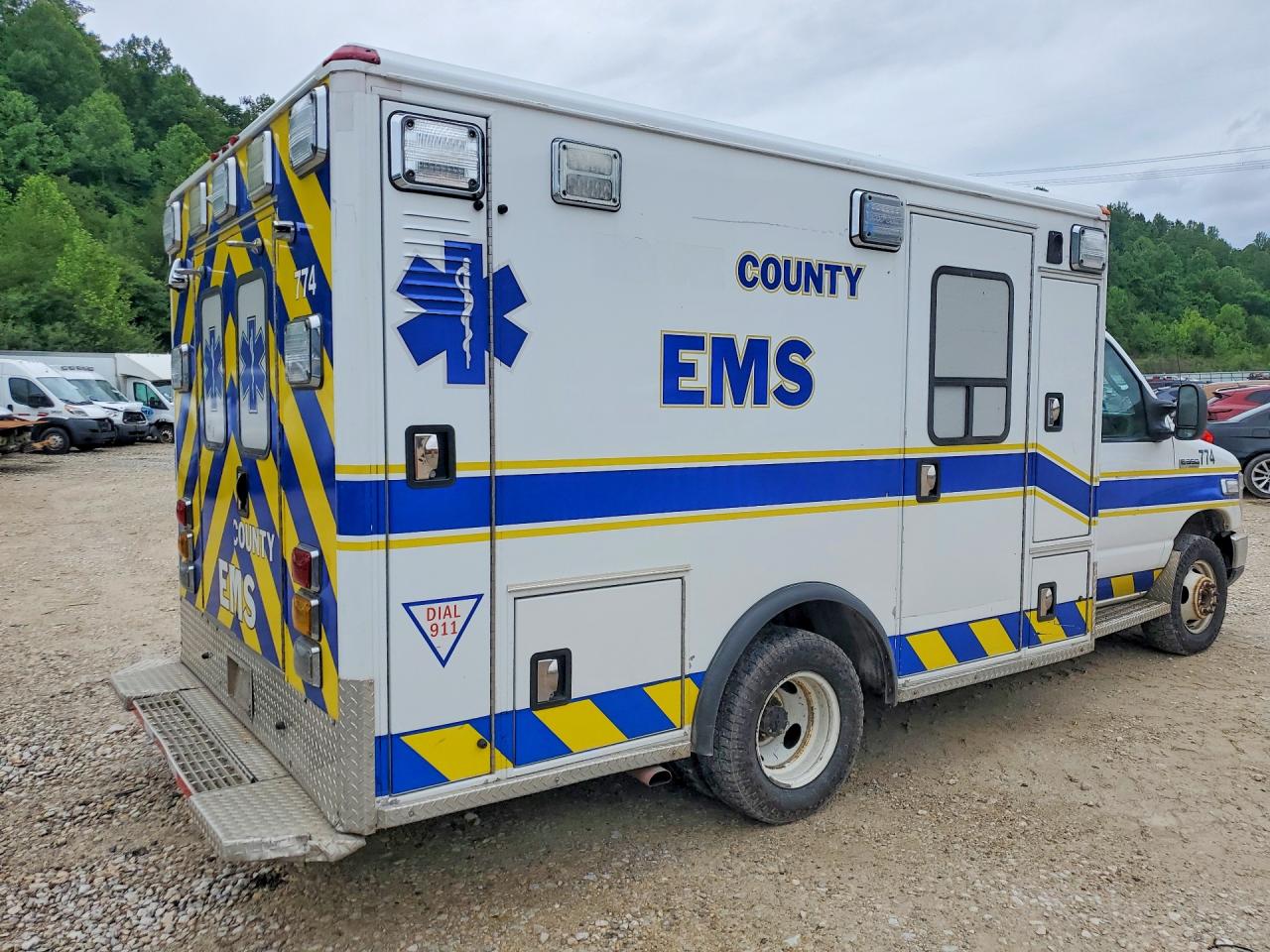 Ford Econoline E350 Super Duty Cutaway Van